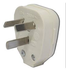 Enchufe Macho Axial 10A